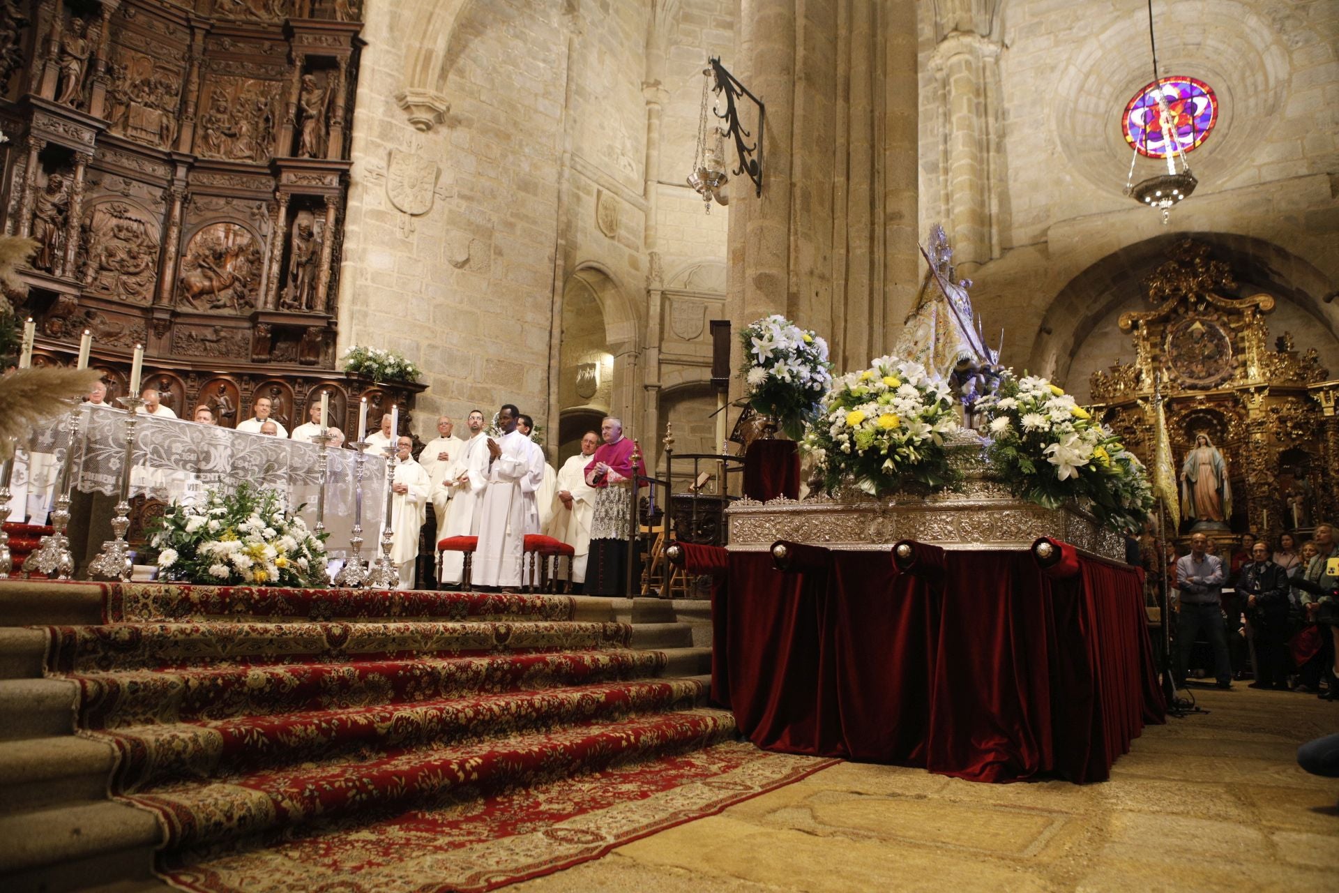 La misa pontifical por el Centenario de la patrona de Cáceres, en imágenes