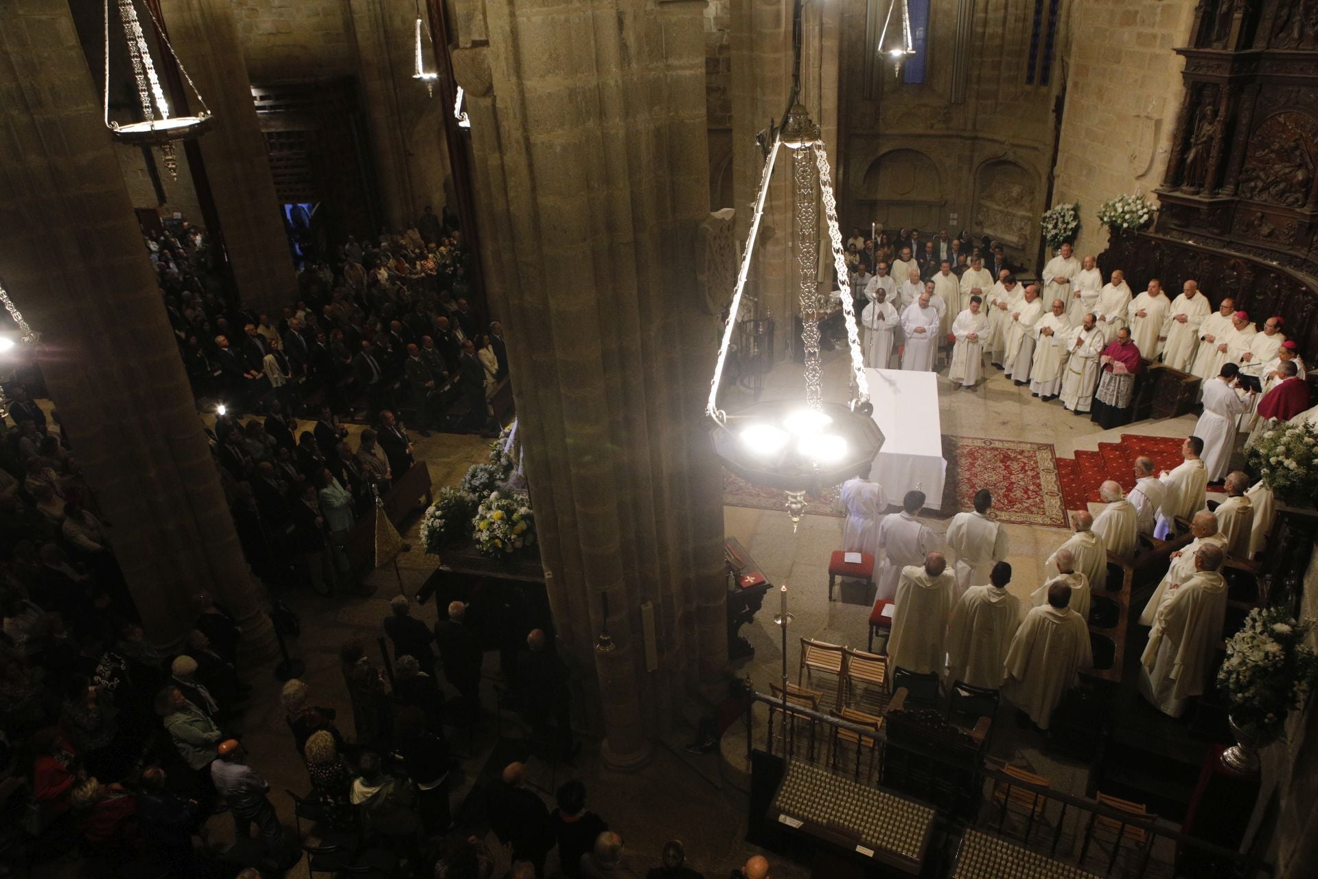 La misa pontifical por el Centenario de la patrona de Cáceres, en imágenes