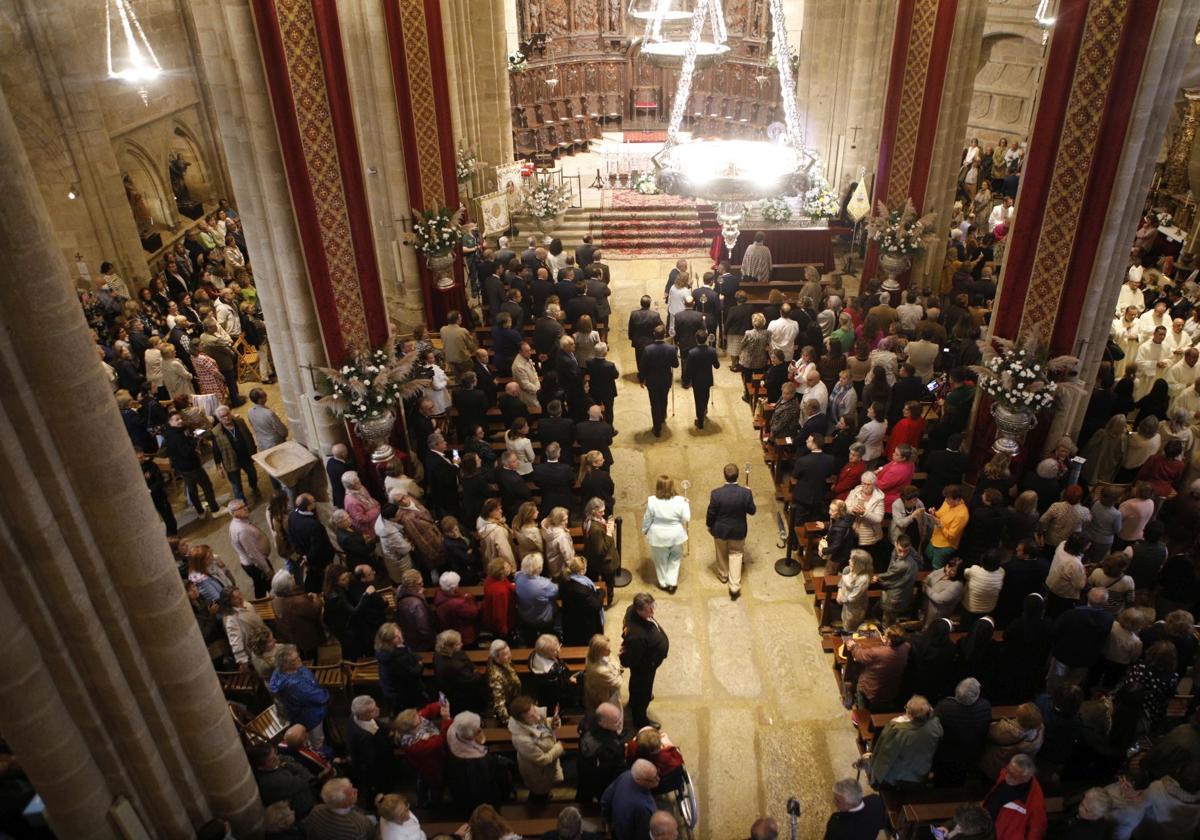 La misa pontifical por el Centenario de la patrona de Cáceres, en imágenes