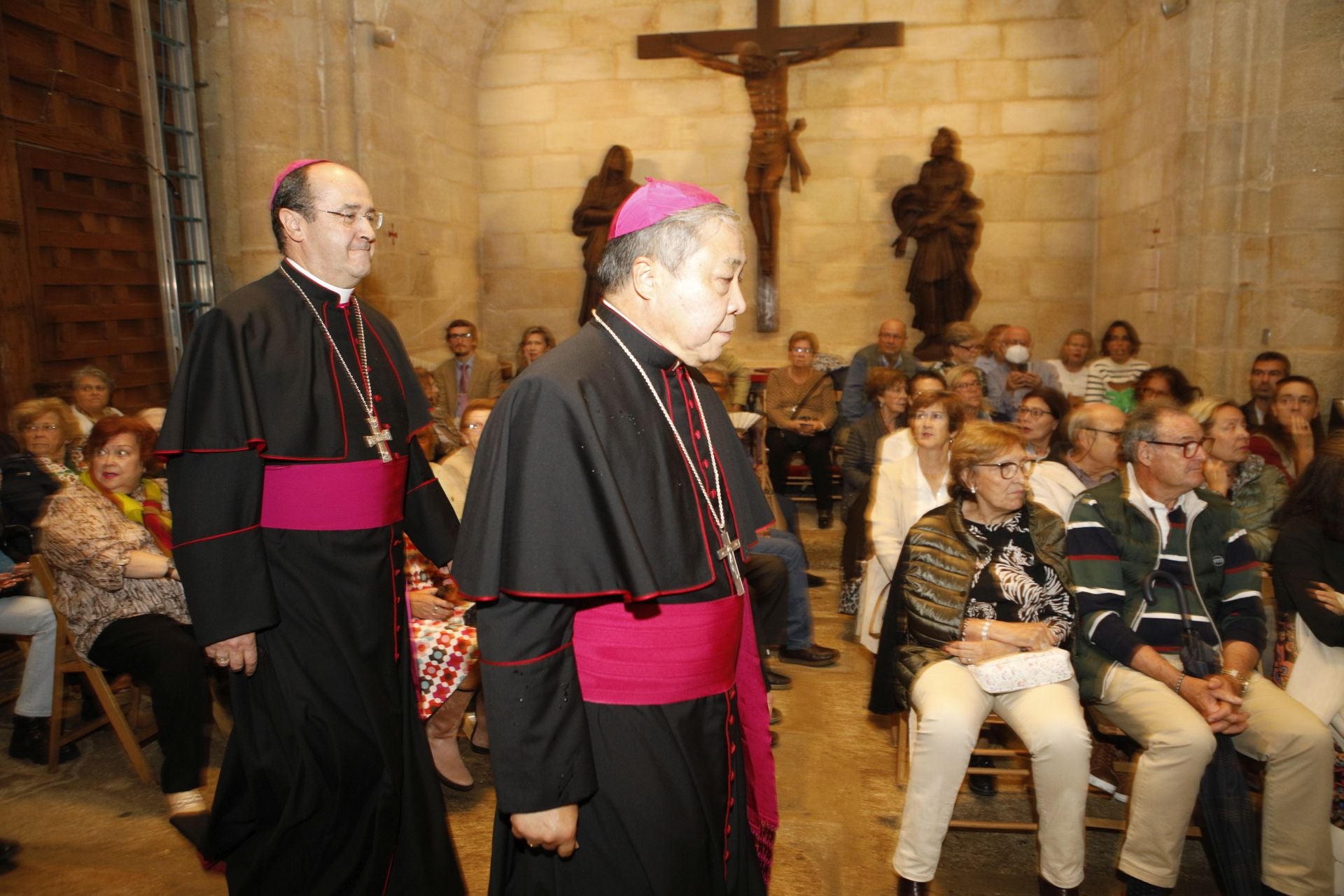 La misa pontifical por el Centenario de la patrona de Cáceres, en imágenes