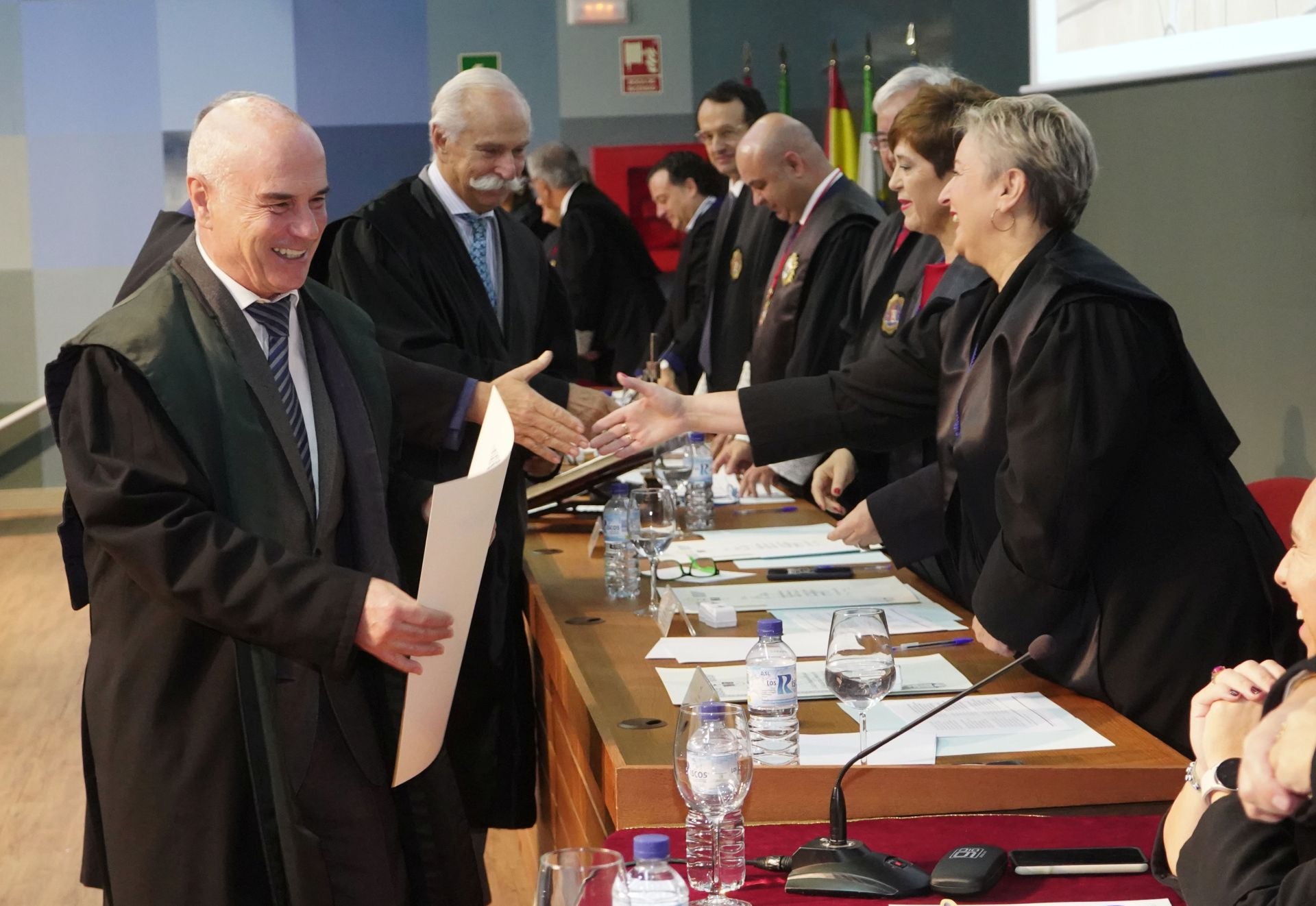 Fotos | Entrega de medallas a abogados veteranos en Badajoz