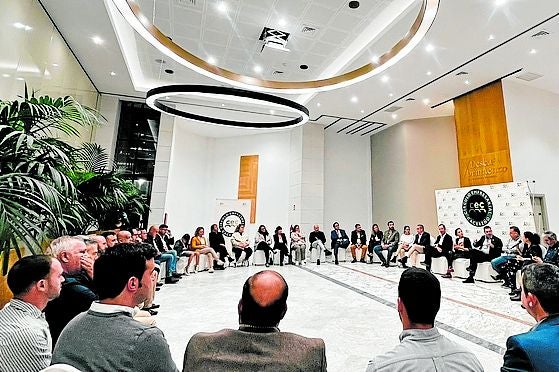 Coloquio del Círculo Empresarial Cacereño en el hotel Barceló V Centenario