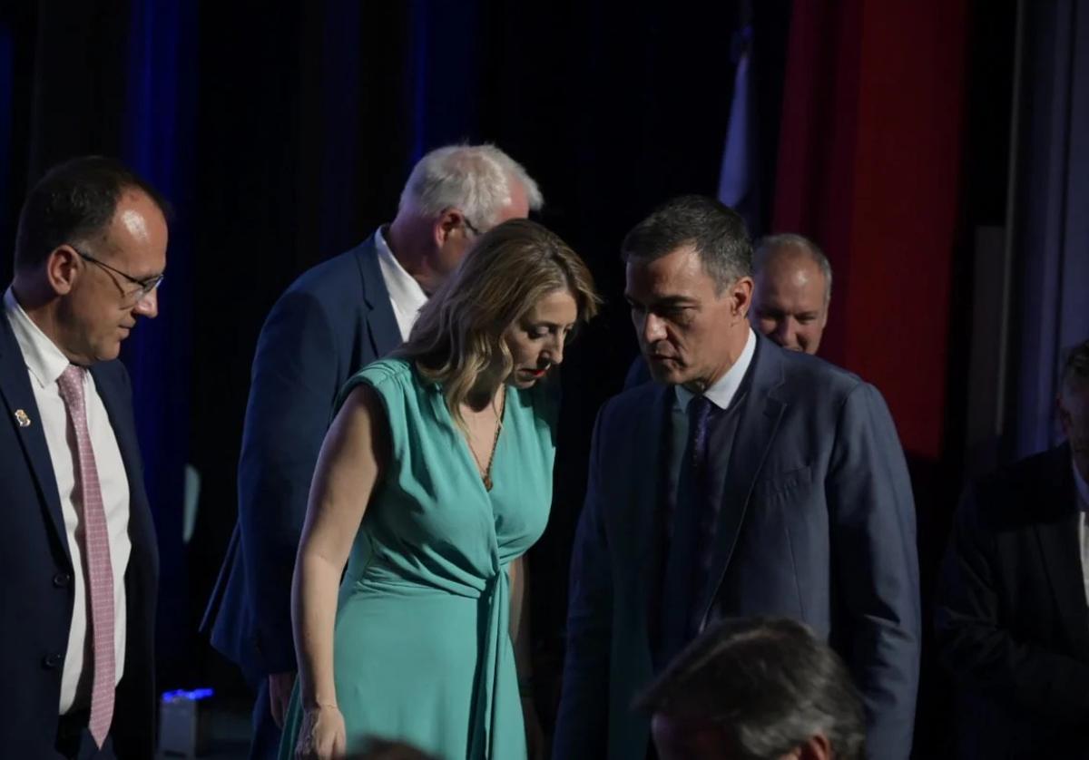 María Guardiola y Pedro Sánchez, tras la colocación de la primera piedra de la gigafactoría de Navalmoral.