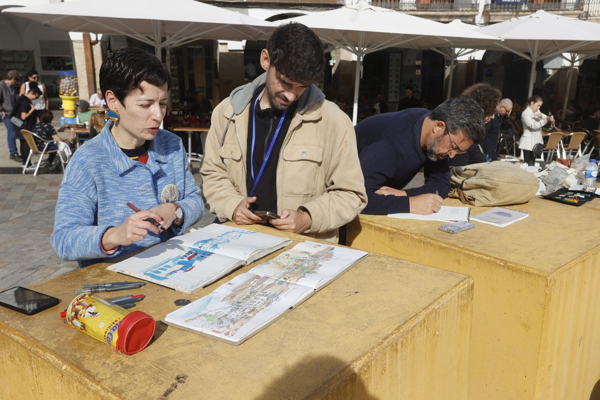 Fotos | Dibujantes en las calles de Cáceres