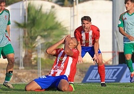 Enfado de Tapia con Matheus en una de las últimas acciones del partido.
