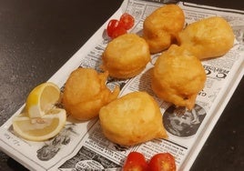 El bacalao en tempura es uno de los platos que más éxito está teniendo en la localidad.