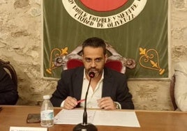 El alcalde de Olivenza, Manuel González Andrade, durante el pleno de este miércoles.