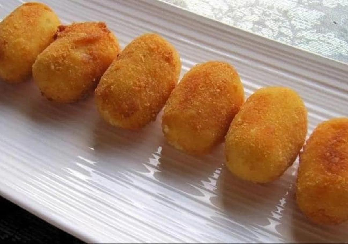 Imagen de archivo de una ración de croquetas.