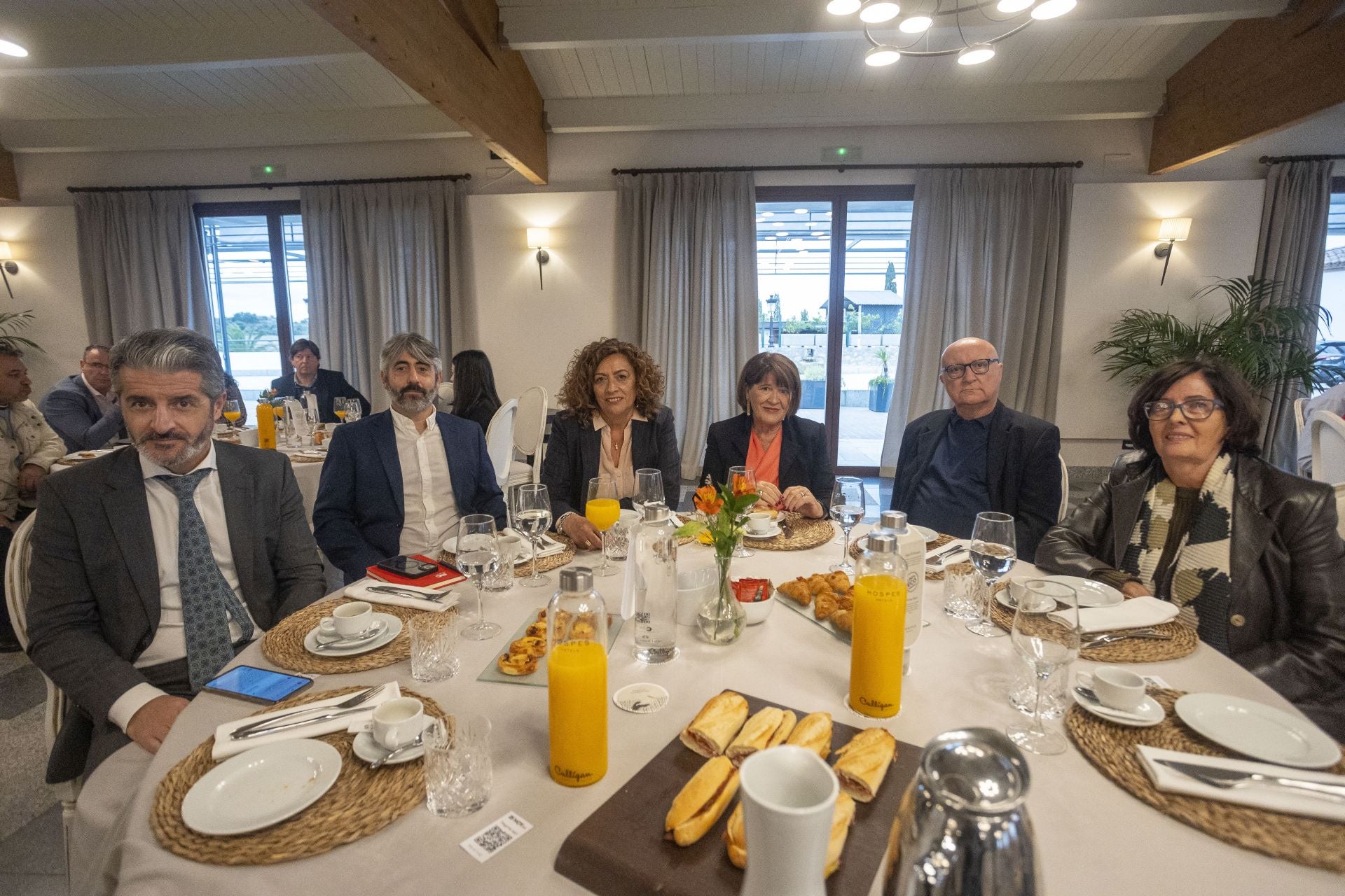 Juan Ramón Carrasco, Manuel García, Cecilia Calderón, Nieves Sandoval, J. R. Alonso de la Torre y Emilia Guijarro.