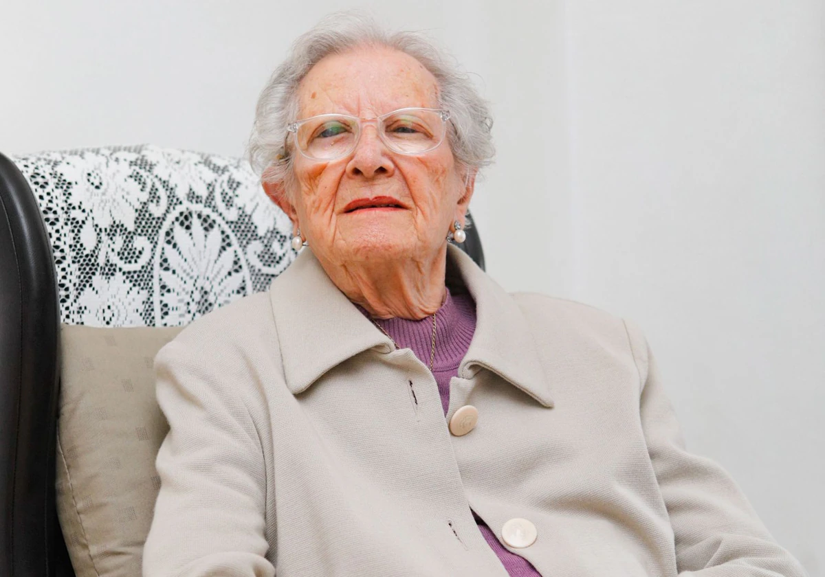 Paca García Delgado, en su casa en Sierra de Fuentes.