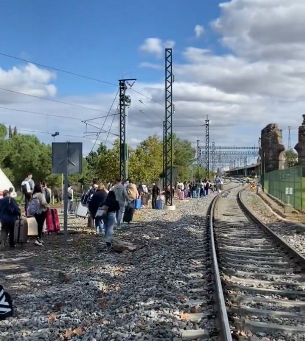 Un vagón se llena de humo y obliga a evacuar a los pasajeros del tren en Mérida