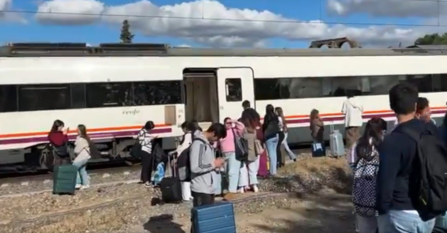 Un vagón se llena de humo y obliga a evacuar a los pasajeros del tren en Mérida