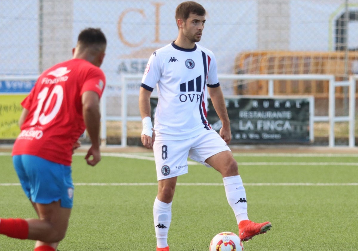 Manu Alcázar y el goleador Fabio en el partido del Jaraíz-Extremadura.