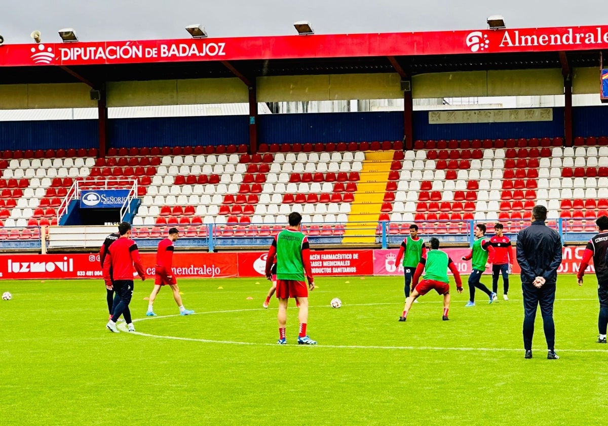 Último entrenamiento del Extremadura antes de la cita copera de este miércoles.