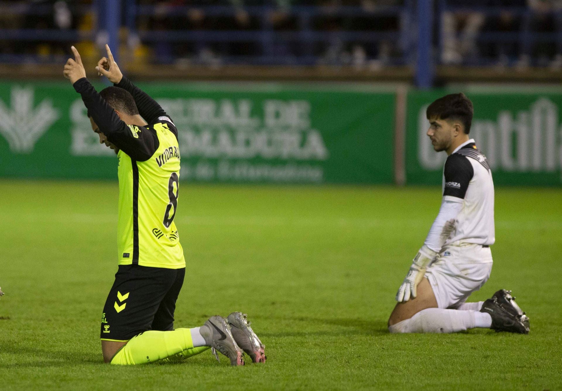 Fotos | El Betis golea al Gévora en el Francisco de la Hera