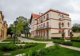 Vista general del palacete, que se construyó a comienzos del siglo XX con aires italianizantes.