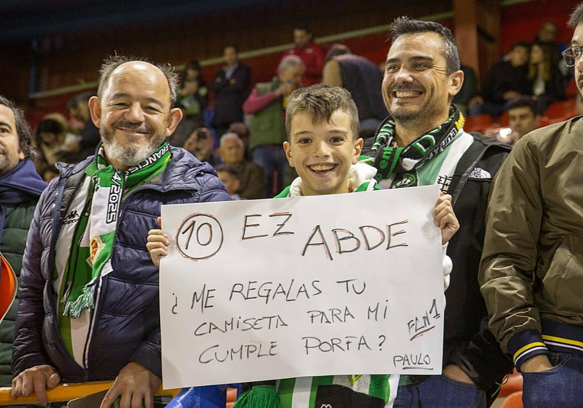 Las clásicas peticiones de camisetas de los aficionados.