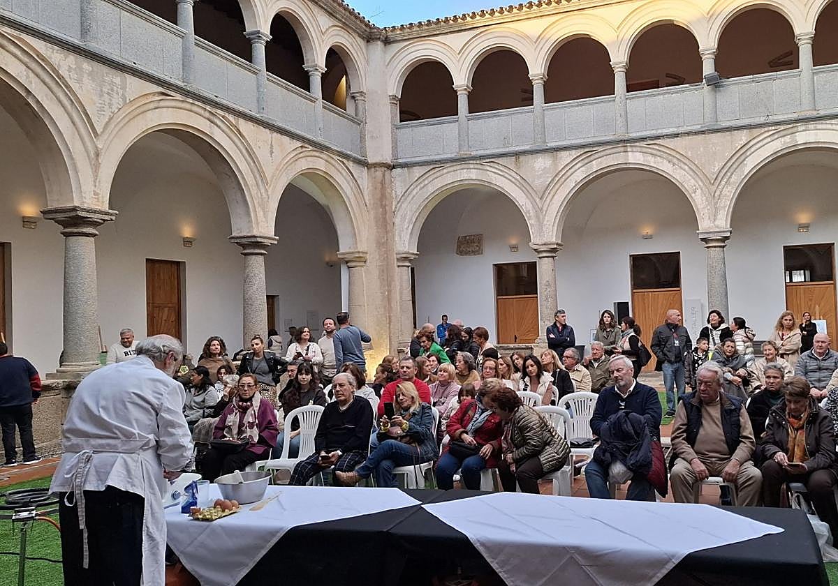Gran ambiente durante el Mercado de Dulces Conventuales