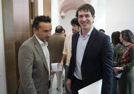 David Sánchez Pérez-Castejón durante la presentación del programa Ópera Joven para este 2024 junto al diputado de Cultura, Ricardo Cabezas.