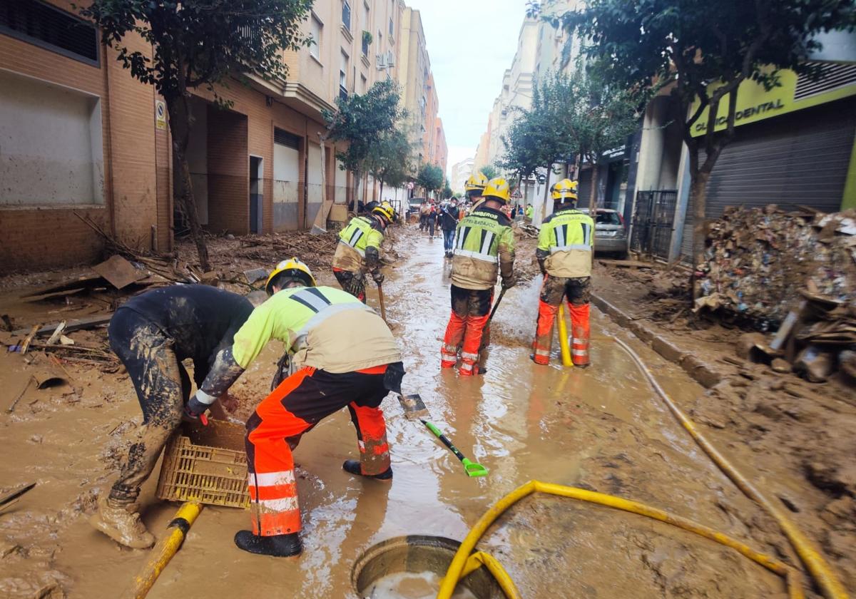 Así trabajan en Valencia los bomberos de la Diputación de Badajoz