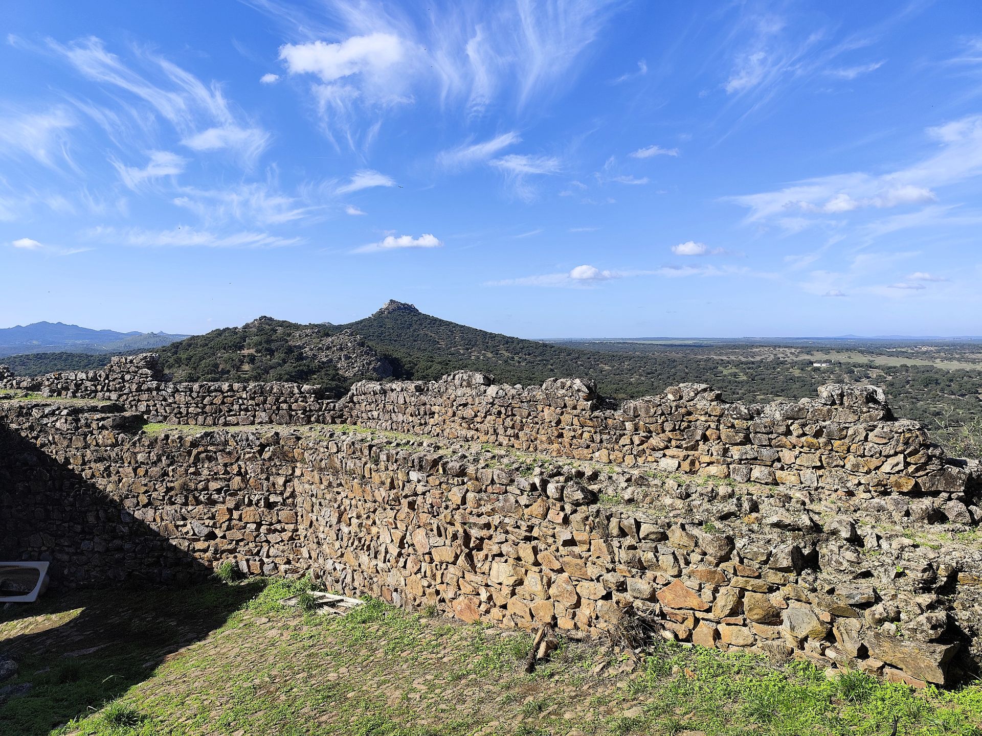 Obras de conversión del Castillo de Azagala en establecimiento hotelero