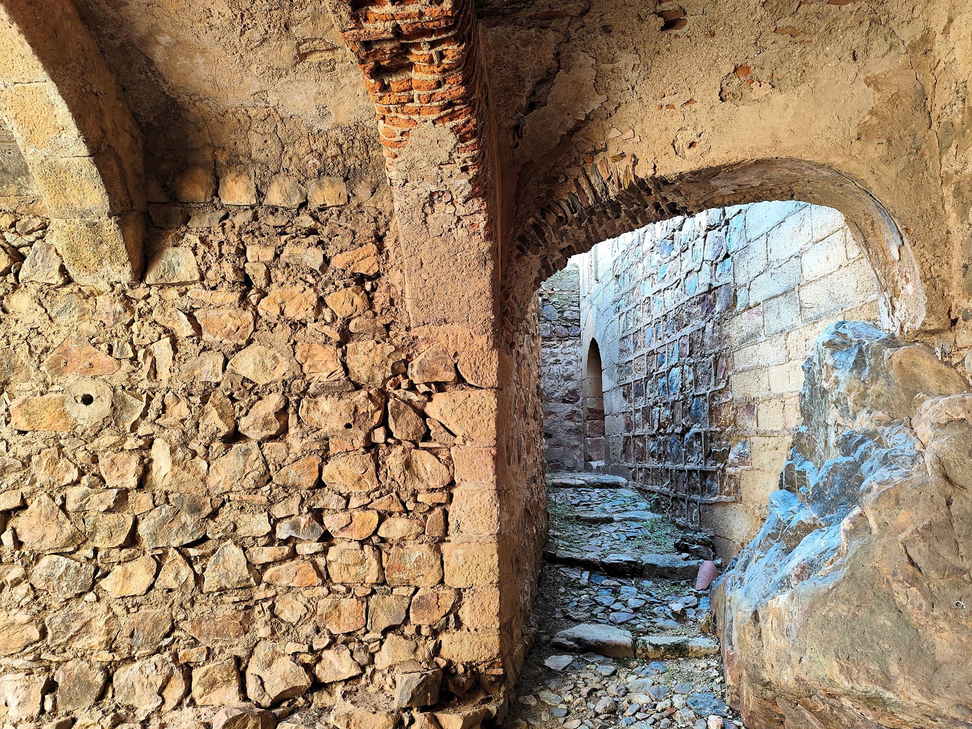 Obras de conversión del Castillo de Azagala en establecimiento hotelero