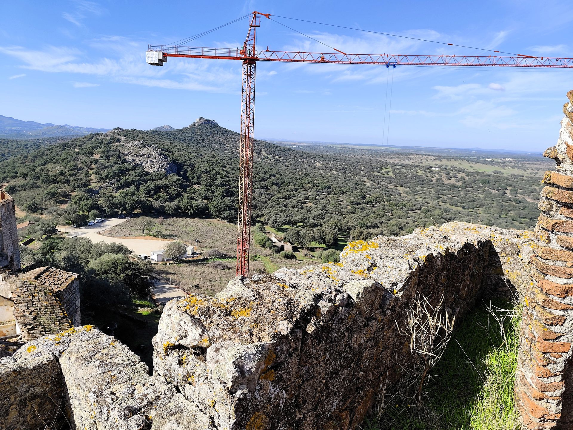 Obras de conversión del Castillo de Azagala en establecimiento hotelero
