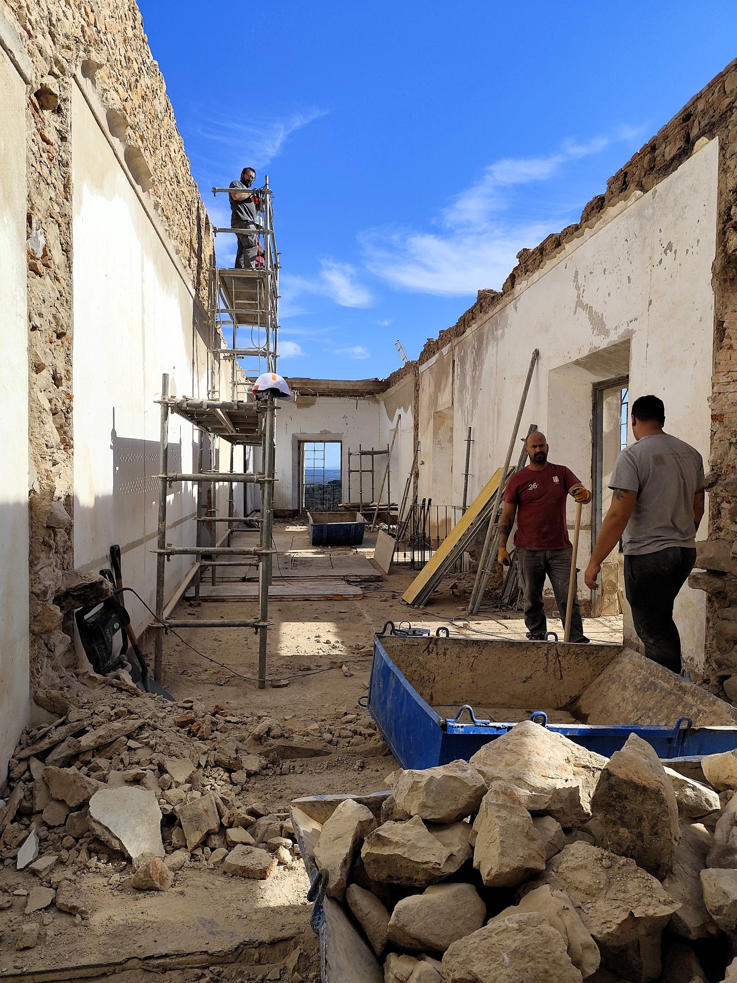 Obras de conversión del Castillo de Azagala en establecimiento hotelero
