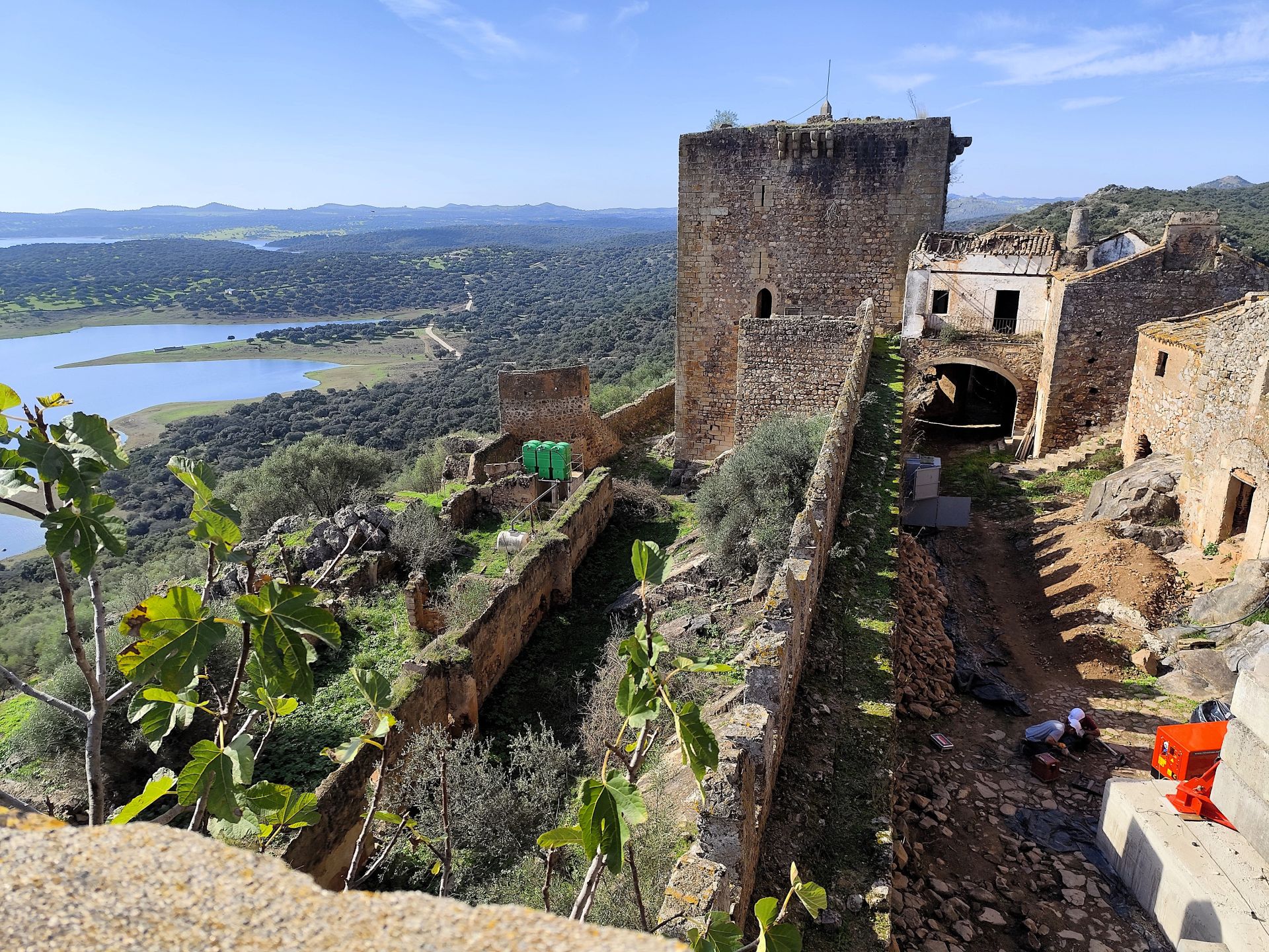 Obras de conversión del Castillo de Azagala en establecimiento hotelero