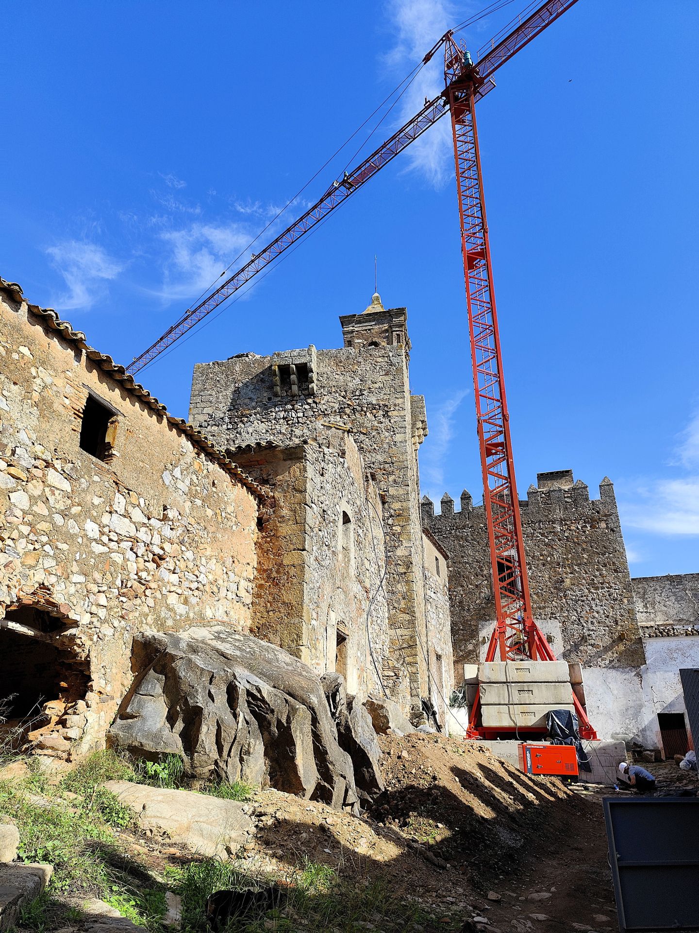 Obras de conversión del Castillo de Azagala en establecimiento hotelero