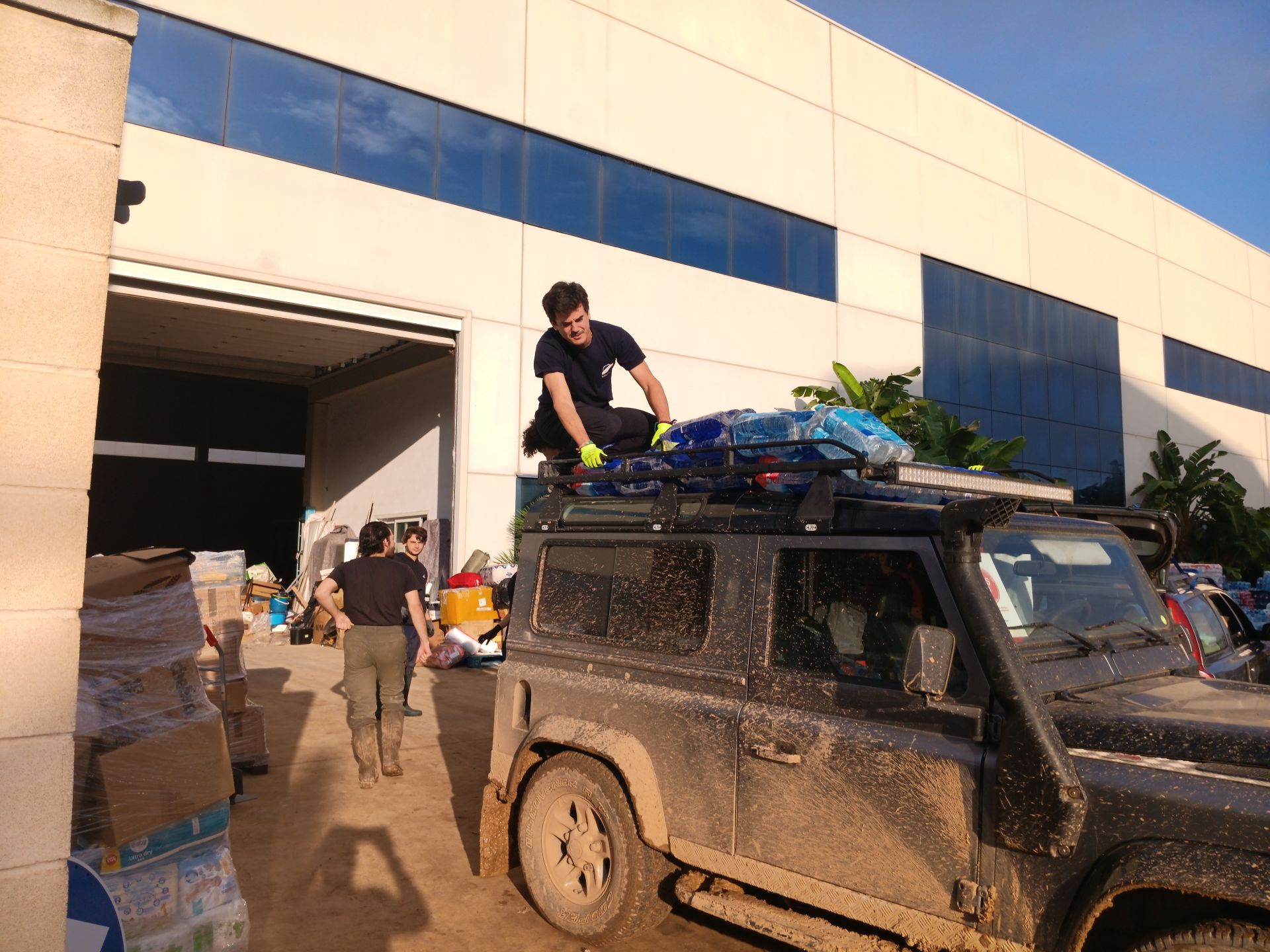 Extremeños que llevan a Valencia «lo que la gente necesite»