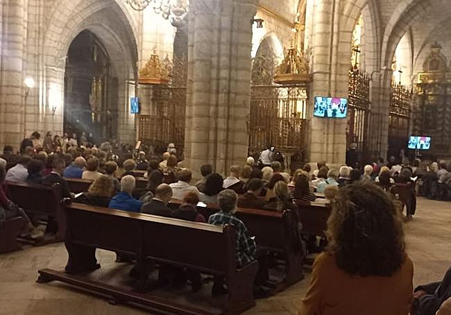 La Catedral, llena durante la tarde de este domingo.