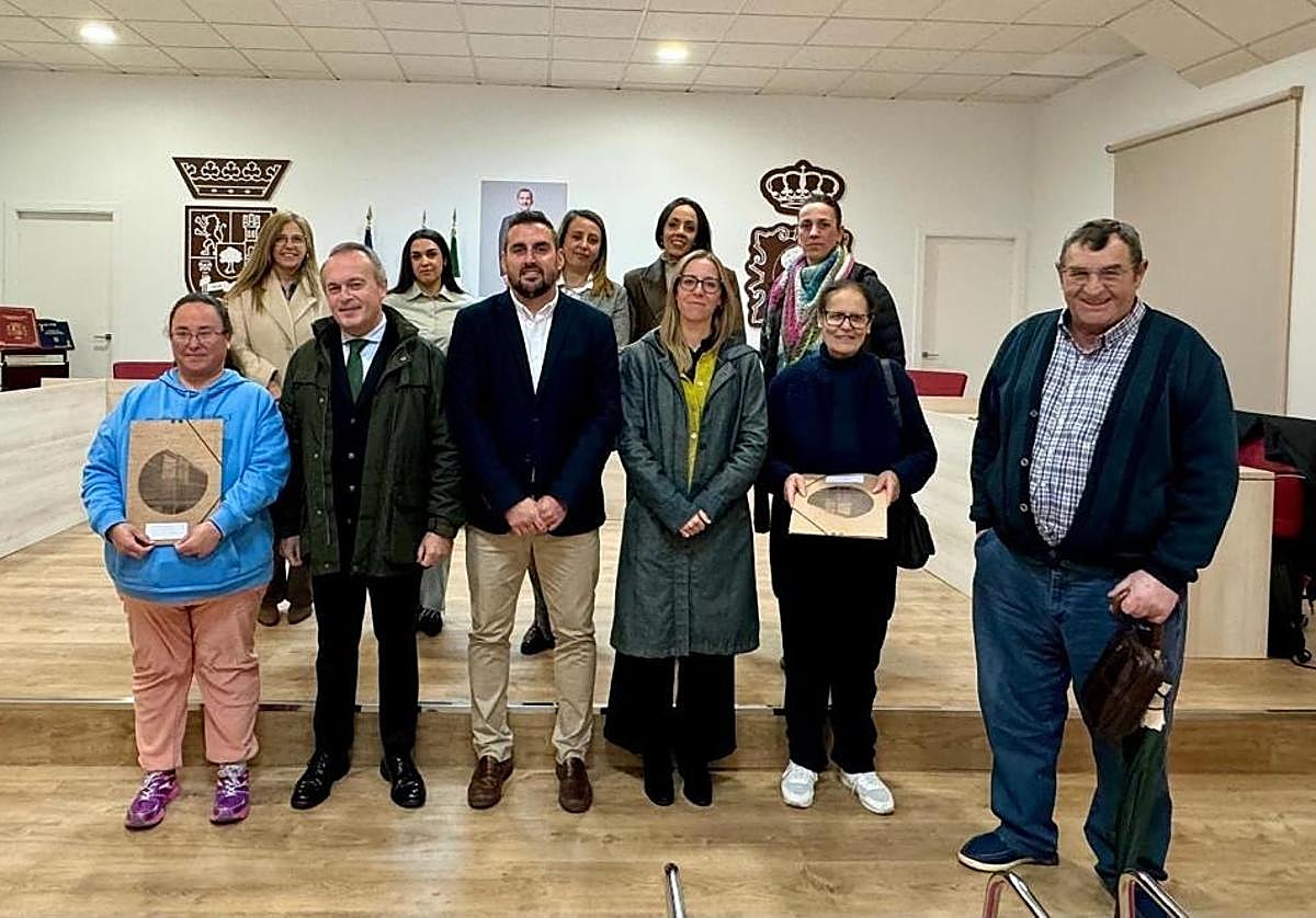 La Junta destaca su «compromiso» con la justicia social en la entrega de viviendas sociales en Ribera del Fresno y Feria