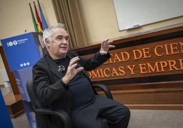 'Imaginémonos 100 años de innovación con Ferran Adrià', organizada por Telefónica, fue el nombre de la conferencia que el chef catalán dio este viernes en Badajoz.