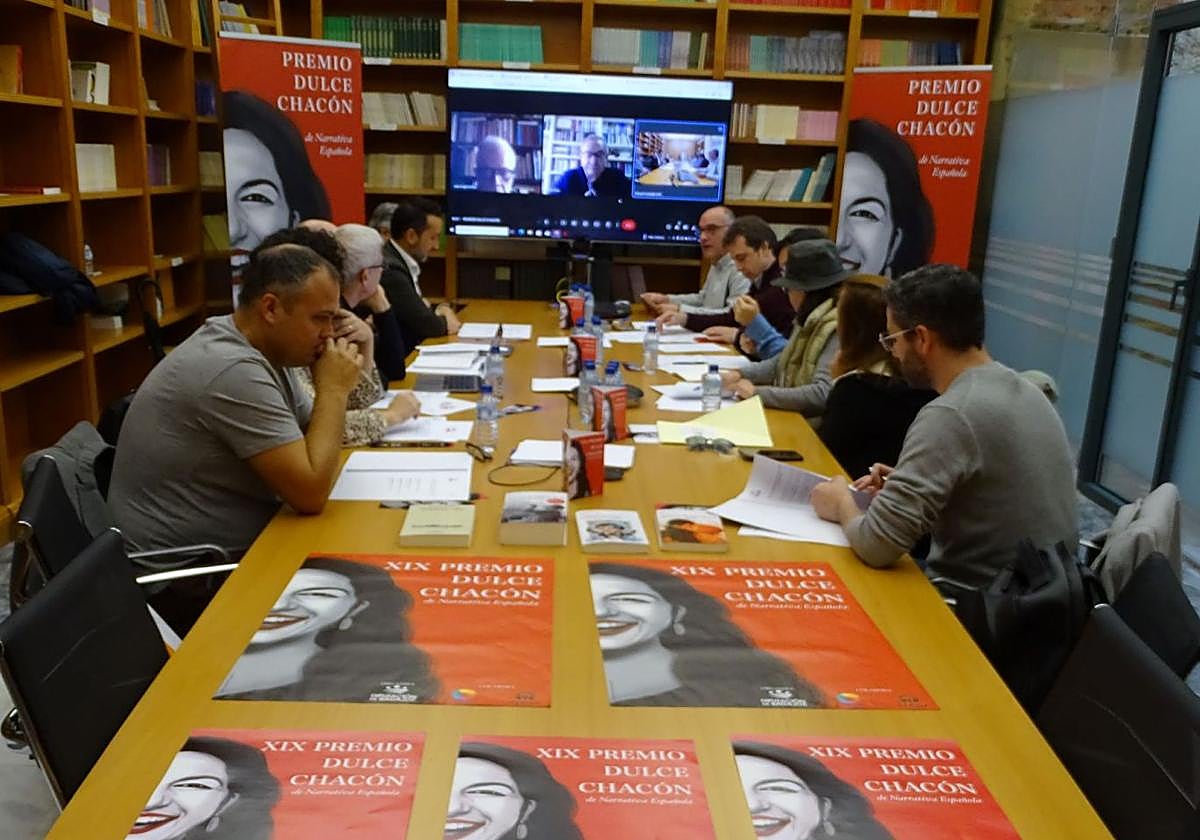 'La mala costumbre', de Alana S. Portero, gana el Dulce Chacón de novela