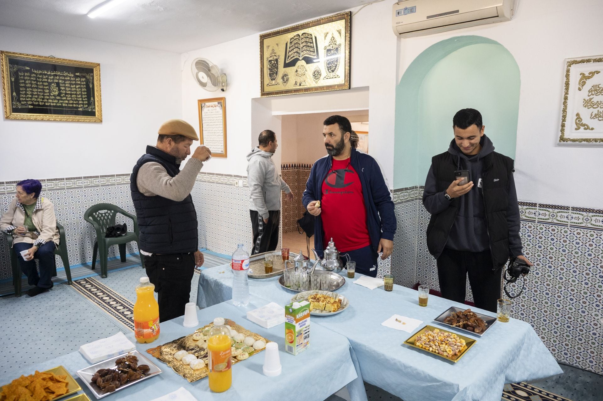 La mezquita pacense celebra su tradicional jornada de puertas abierta