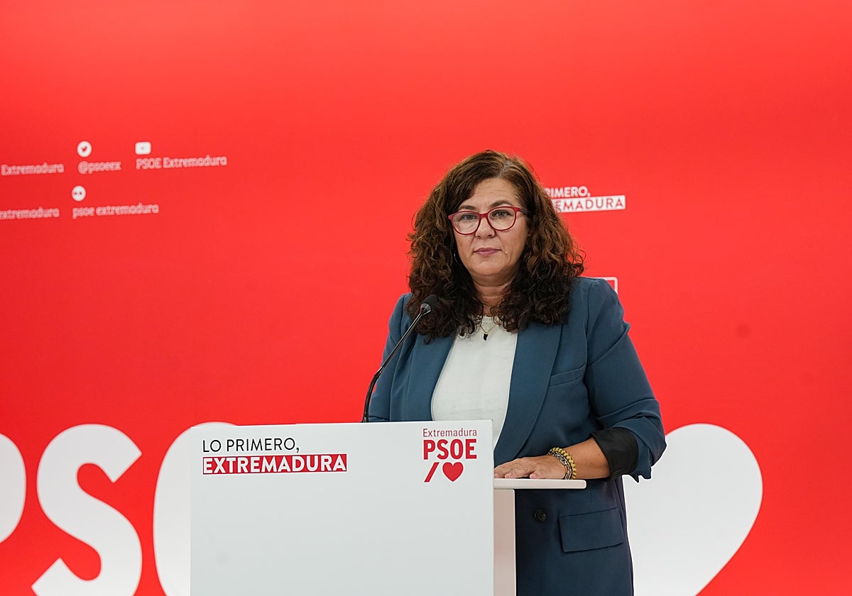 La vicesecretaria general del PSOE, Eva María Pérez, en rueda de prensa.