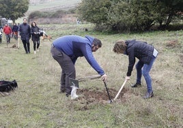 Participantes en una plantación en la Ribera del Marco.