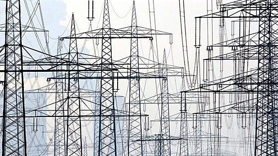 El Ayuntamiento recaba firmas para reclamar una solución a los microcortes de luz