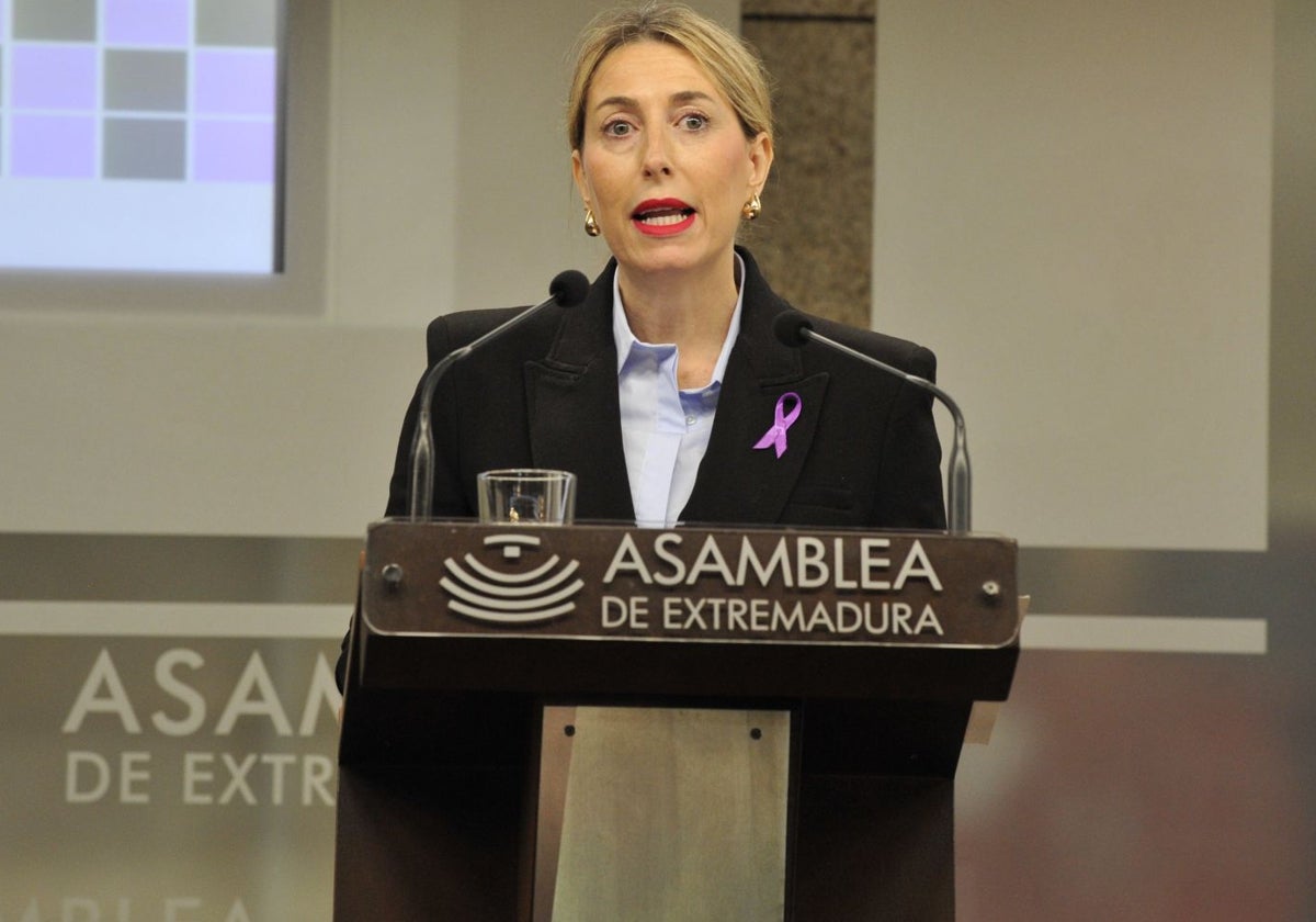 María Guardiola, esta mañana en el acto del 25N en la Asamblea.