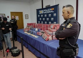 Presentación en Badajoz de la droga intervenida por la Policía Nacional en la frontera de Caya.