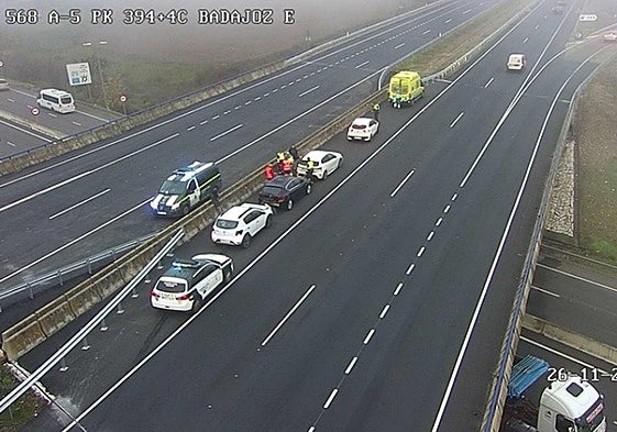 En la imagen se ven cuatro vehículos implicados en el accidente múltiple.