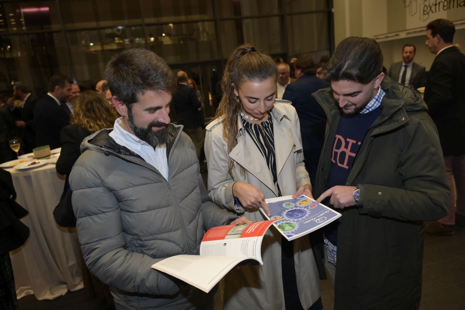 Fotos | Presentación de la quinta edición de la revista Quién es Quién en Extremadura