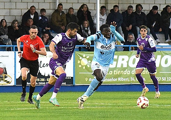 Dominique será una de las seis bajas del Coria ante el Talavera.