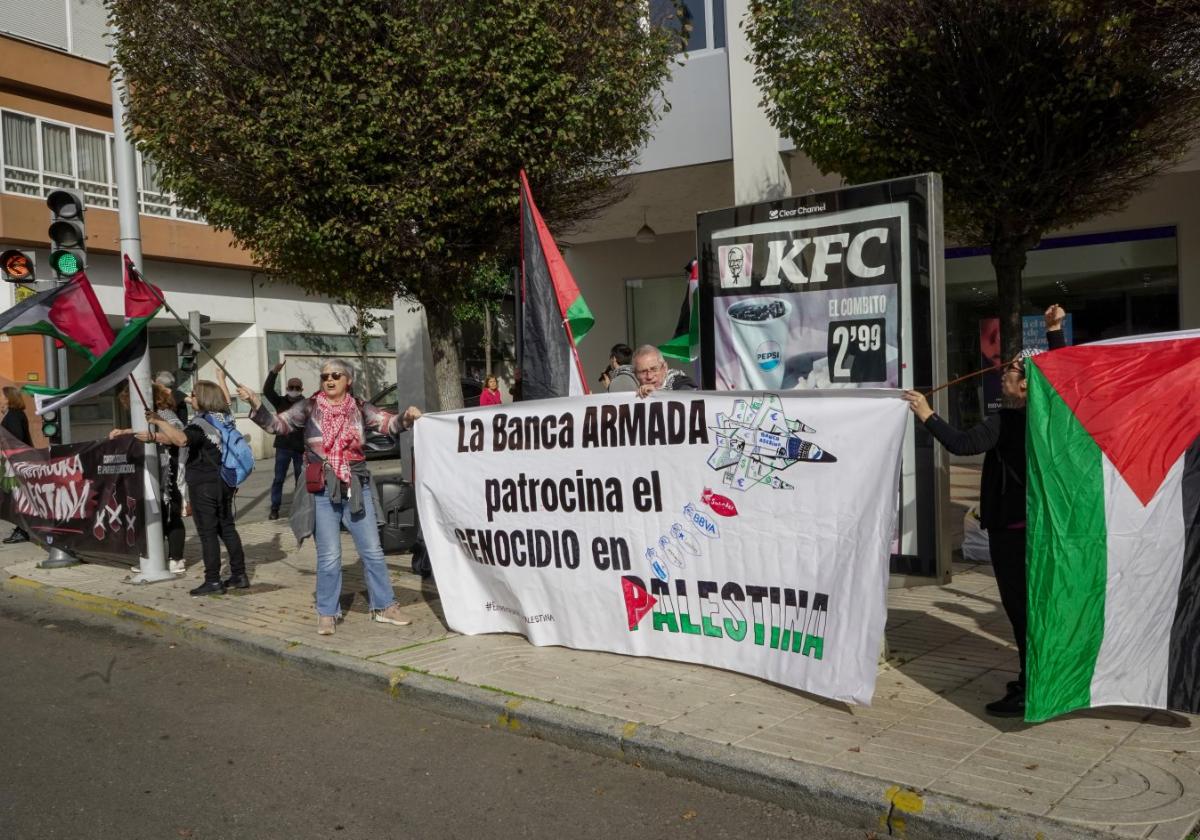 Concentración en Badajoz contra la guerra en Palestina