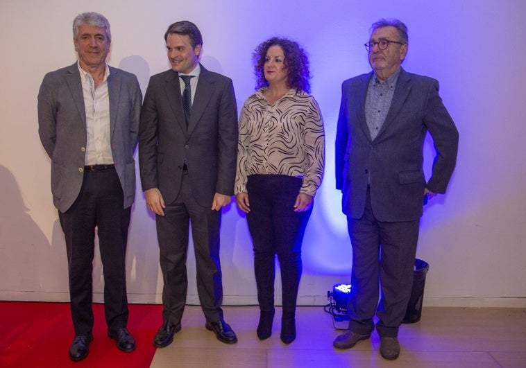 El consejero de Presidencia de la Junta, Abel Bautista, junto a los participantes en el foro HOY.