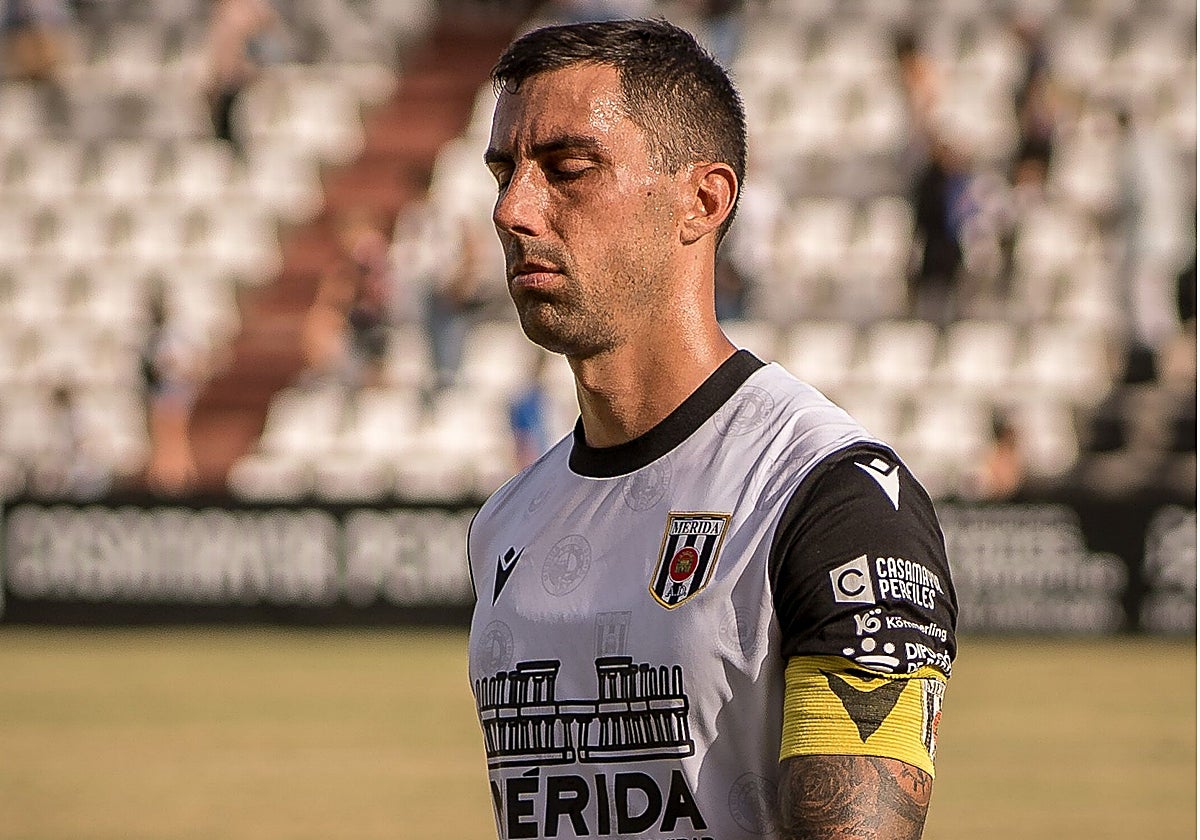 Javier Bonaque al término de un partido en el Romano.