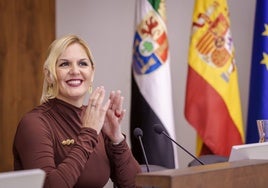 Elena Manzano, en la comparecencia en la Asamblea de Extremadura en noviembre para presentar los Presupuestos.