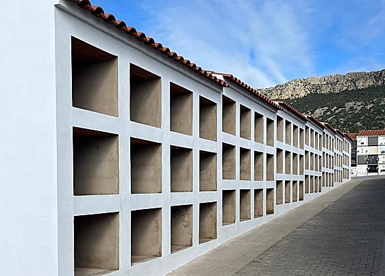 Aprobado en Pleno la subida del precio de los nichos del Cementerio Municipal