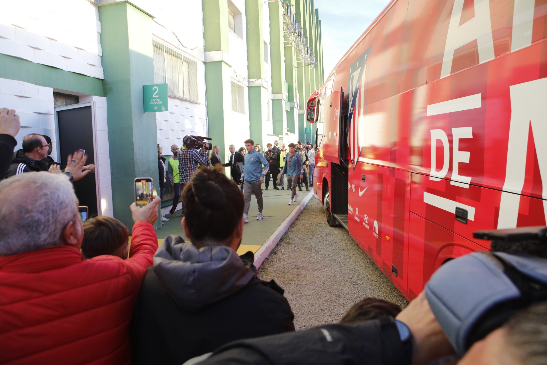 Fotos | Fiesta en Cáceres para recibir al Atlético de Madrid